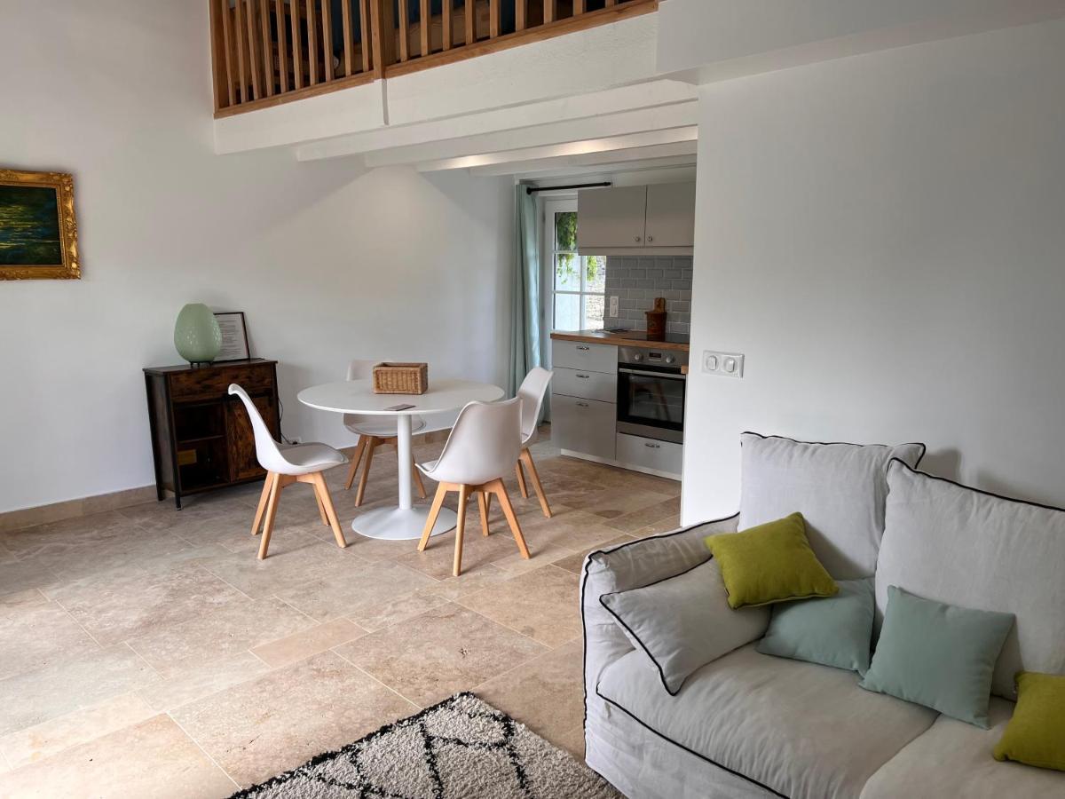 Château de Feusse Saint-Just-Luzac Extérieur photo