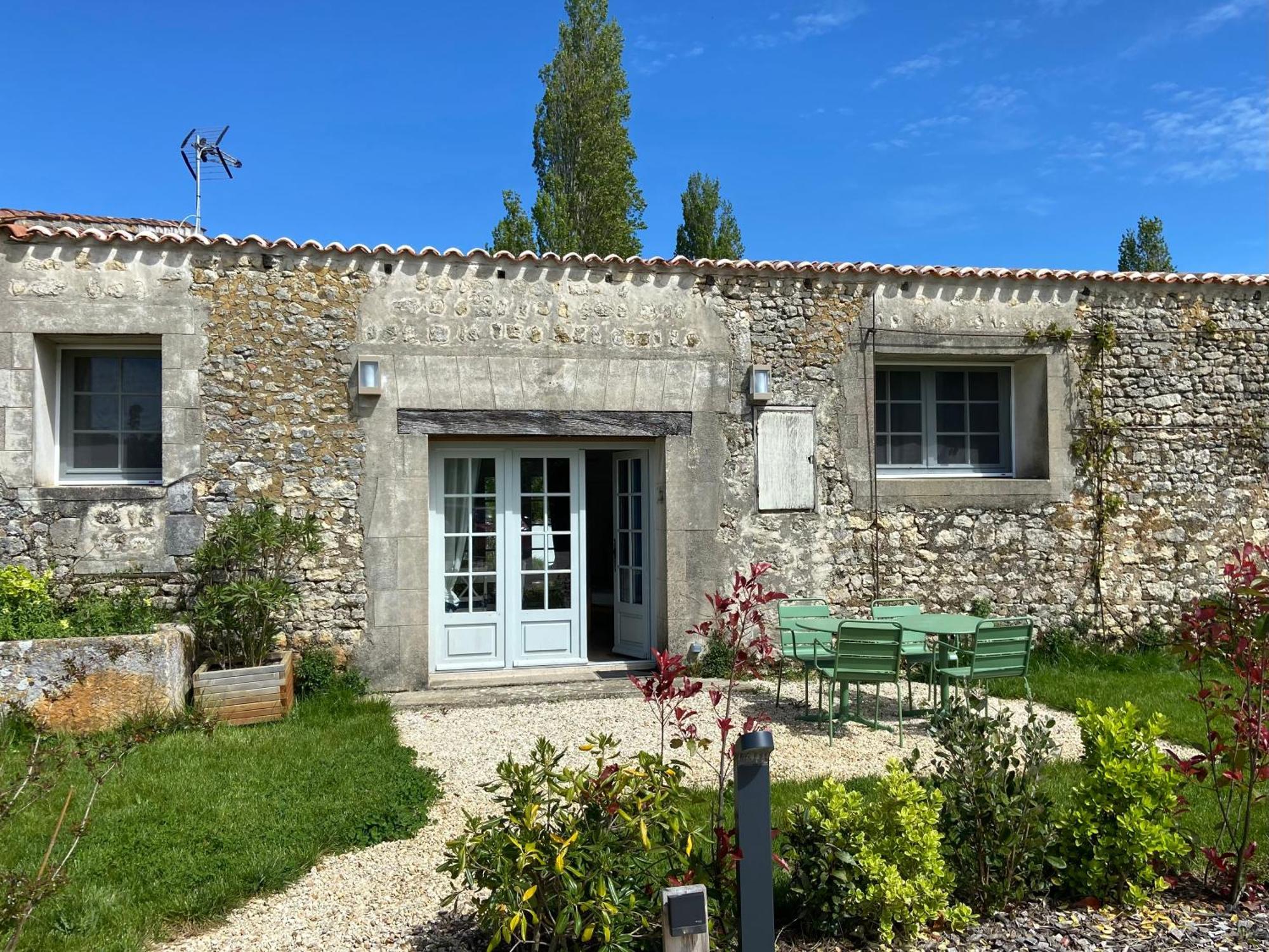 Château de Feusse Saint-Just-Luzac Extérieur photo