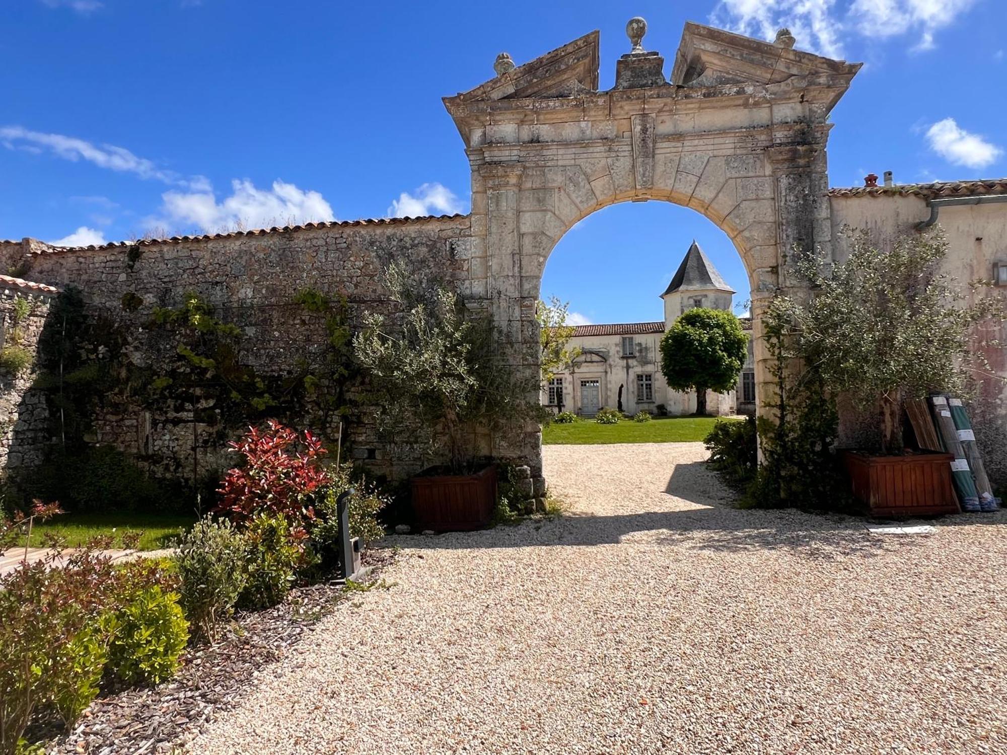 Château de Feusse Saint-Just-Luzac Extérieur photo